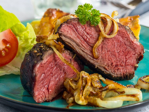 Rumpsteaks mit Zwiebeln