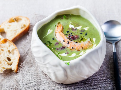 Spinatsuppe mit Krabbenfleisch